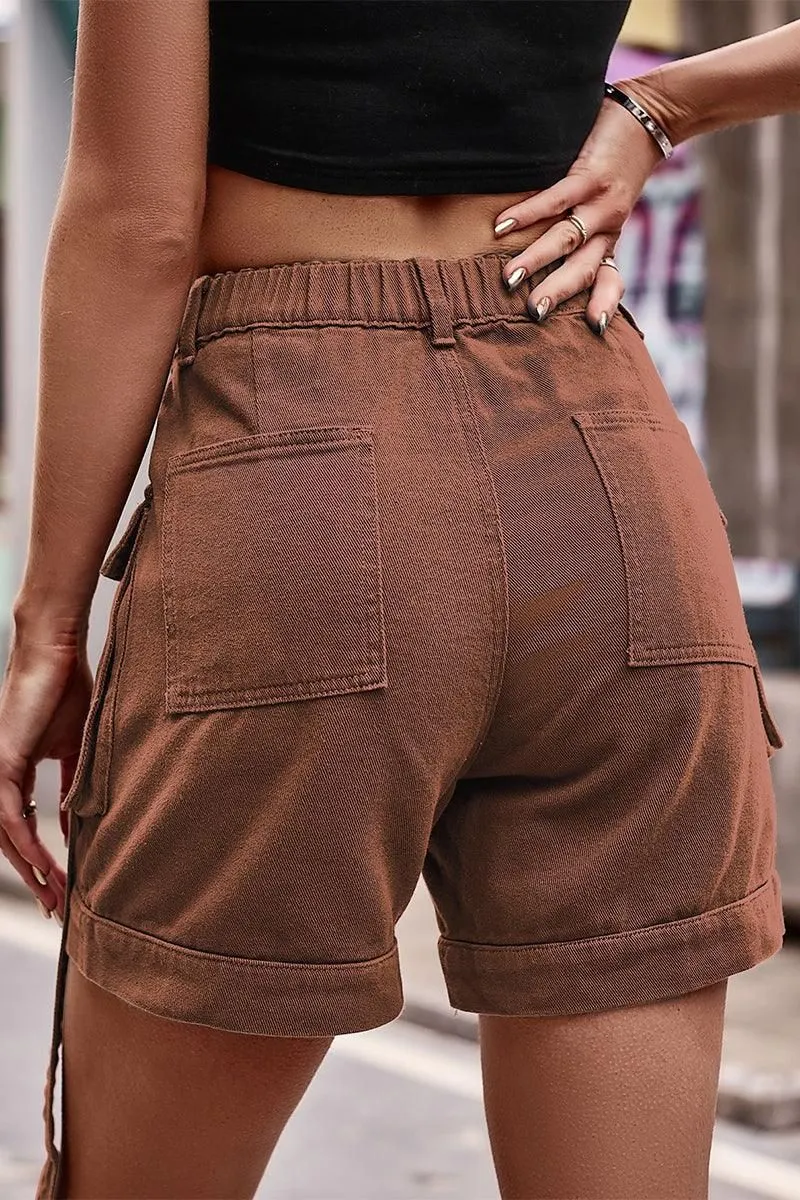 BUCKLED STRING POCKET SHORT CARGO PANTS